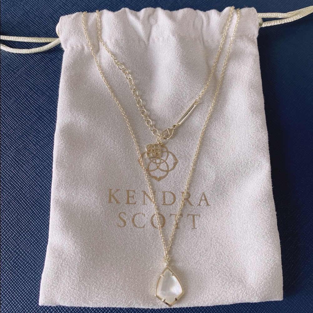 Kendra Scott - Gold Necklace with white Opal Pendant
